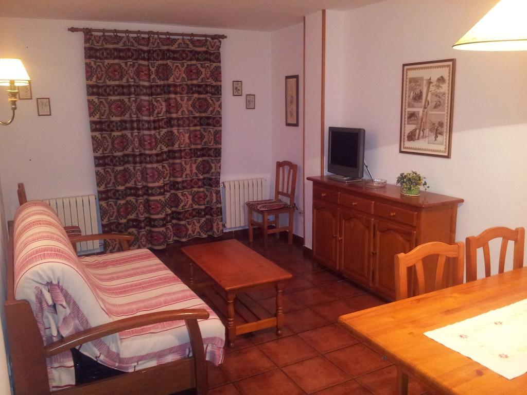Apartamentos Petronilla Benasque Rom bilde